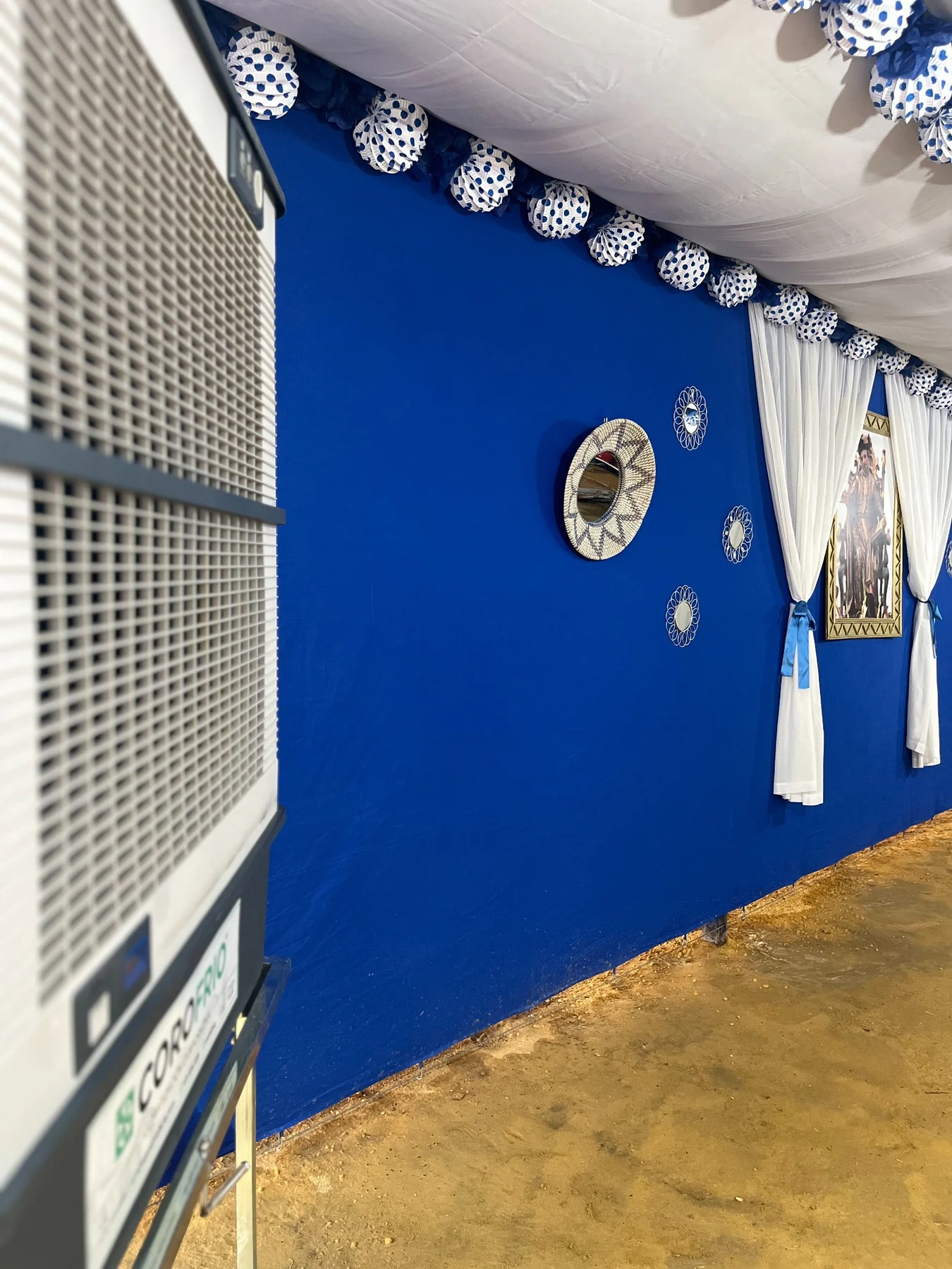 Alquiler de climatizador Modelo M COROFRIO en caseta de feria azul
